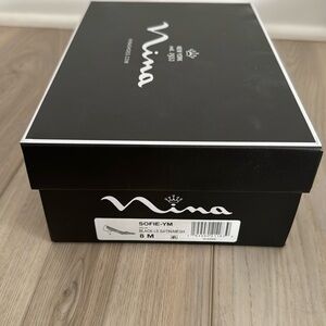 Brand new never worn Nina Sofi-Ym size 8